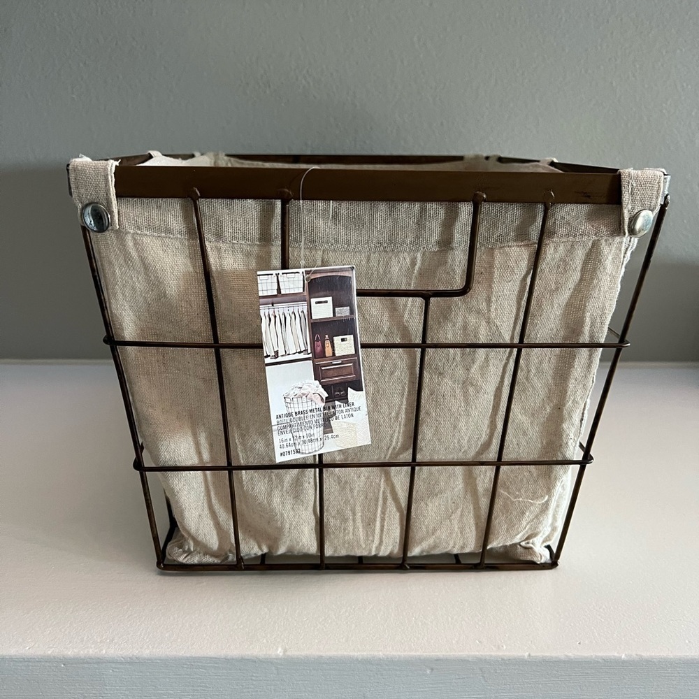 Basket - Antique Brass Metal with Liner - Picture 3 of 3